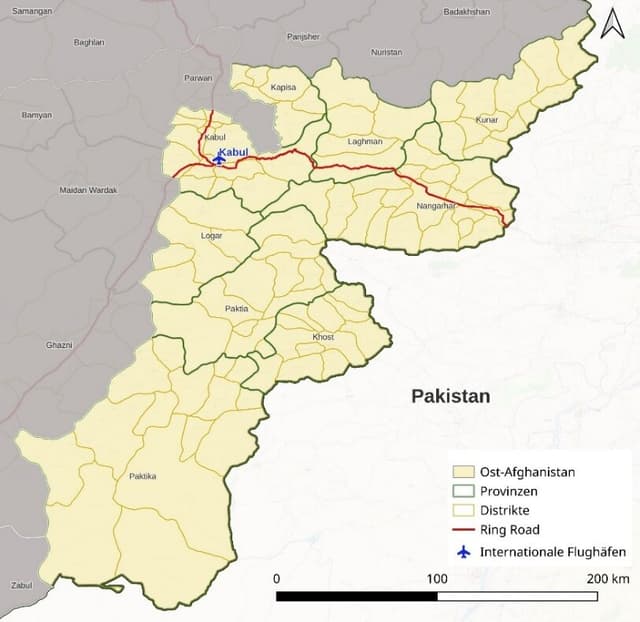 Karte Ost-Afghanistan unterteilt in Provinzen mit Hauptverkehrswegen und Flughafen