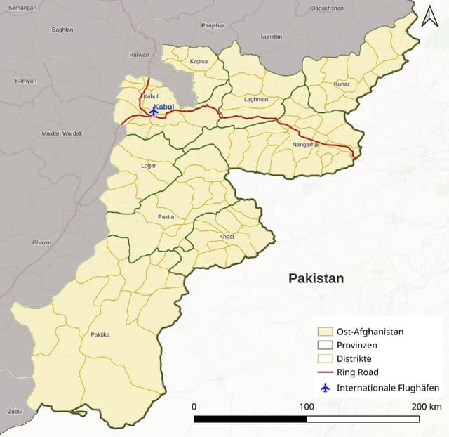 Karte Ost-Afghanistan unterteilt in Provinzen mit Hauptverkehrswegen und Flughafen